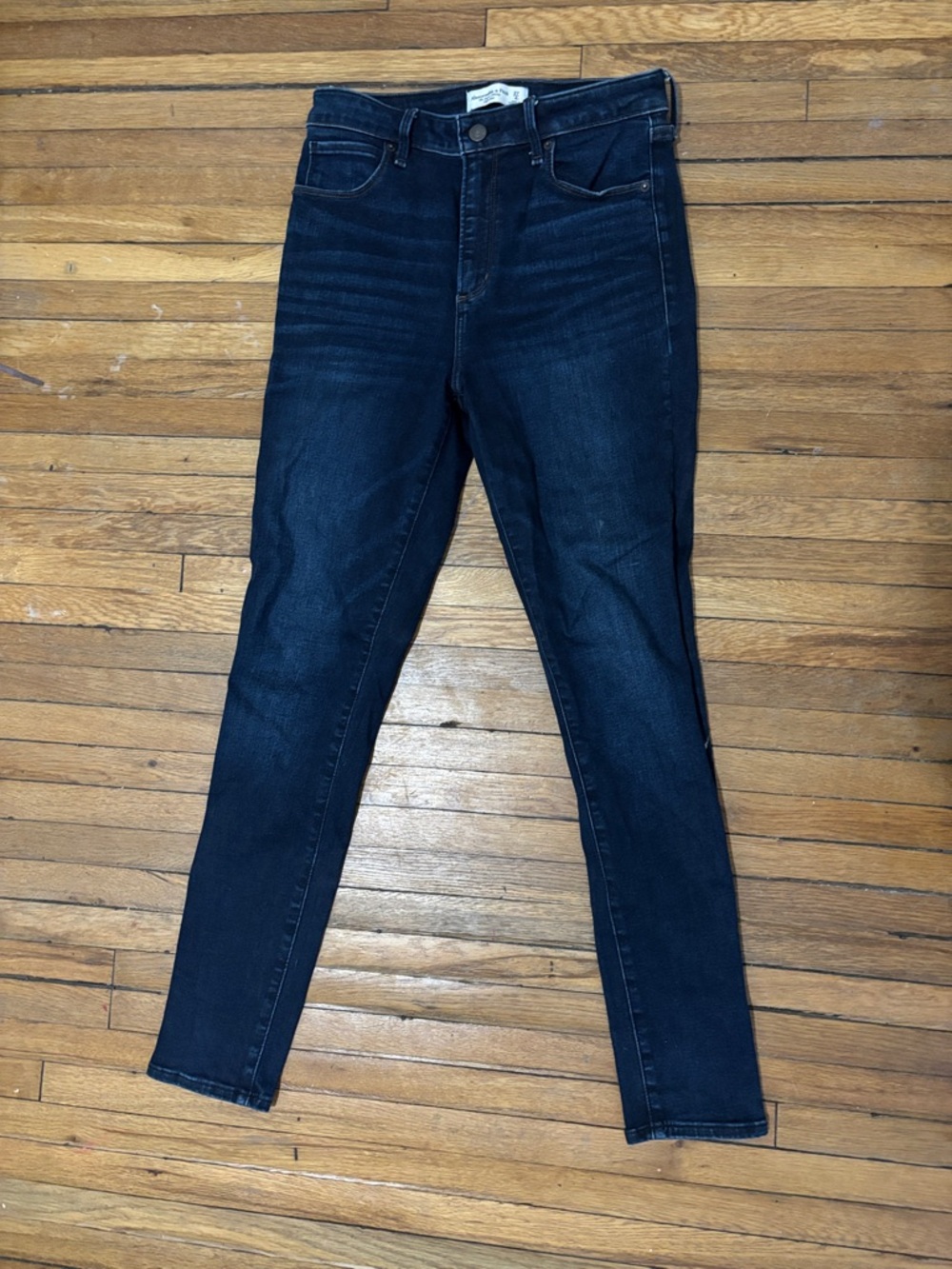 Abercrombie & Fitch Women's Dark Blue High-Rise Skinny Jeans